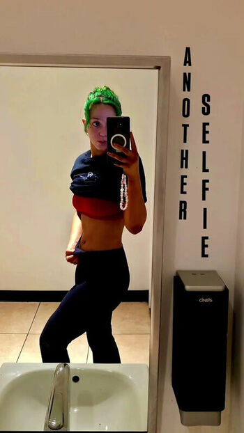 Full leaked Airica demia  page private onlyfans photo