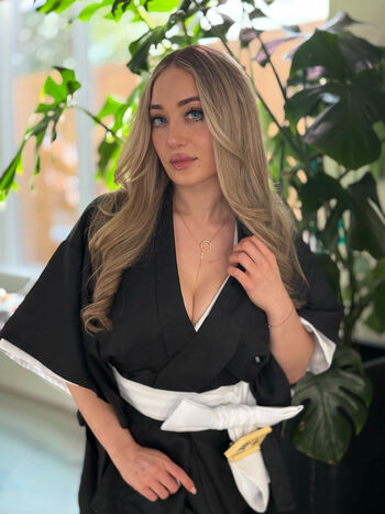 Full leaked Alianimus private onlyfans photo