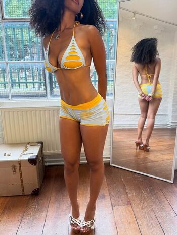 Full leaked Artsynya private onlyfans photo