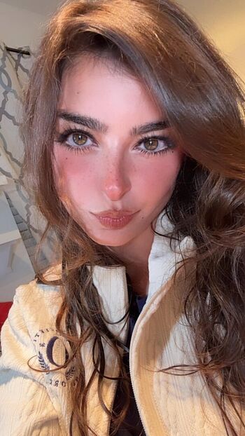 Full leaked Aruuu private onlyfans photo