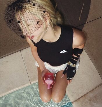 Full leaked Ava max private onlyfans photo