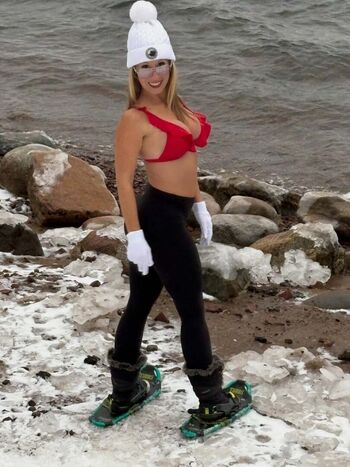 canadianbeachgirl