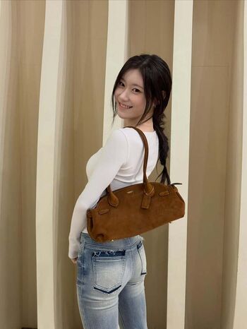 Full leaked Chaeryeong page private onlyfans photo