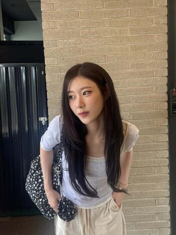 Full leaked Chaeryeong page private onlyfans photo