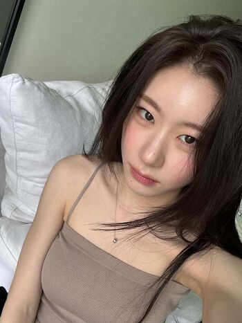 Full leaked Chaeryeong page private onlyfans photo