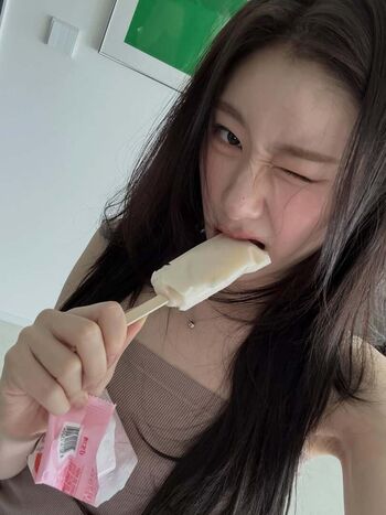 Full leaked Chaeryeong page private onlyfans photo