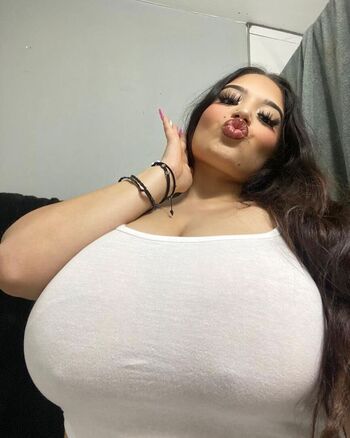 Full leaked Dezerai angel private onlyfans photo