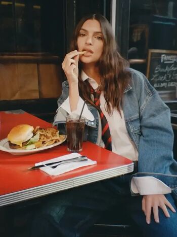 Full leaked Emily ratajkowski private onlyfans photo