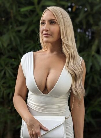 Full leaked Emma jones private onlyfans photo