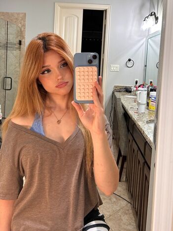 Full leaked Emmyuh private onlyfans photo