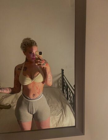 Full leaked Emzlouxo private onlyfans photo
