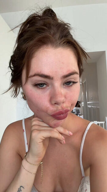 Full leaked Faithlouisak private onlyfans photo