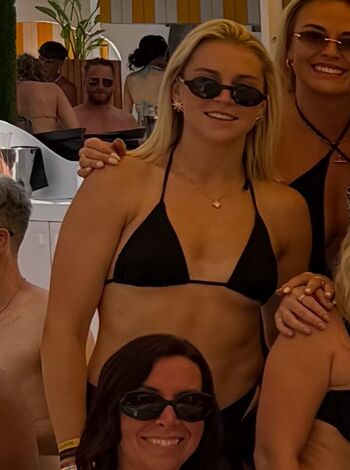 Full leaked Female football page private onlyfans photo