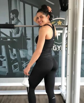 Full leaked Girls in wedgy fitness shorts private onlyfans photo