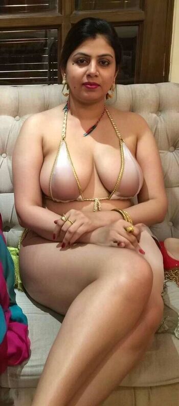 Full leaked Hira balc private onlyfans photo
