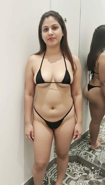 Full leaked Hira balc private onlyfans photo