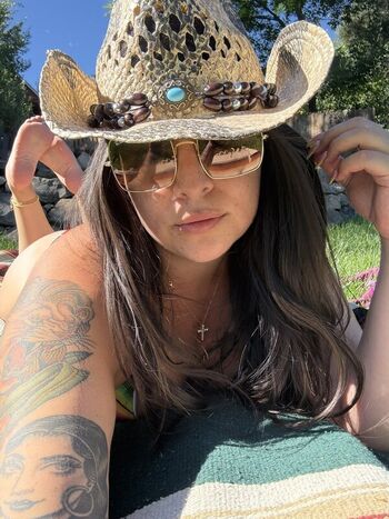 Full leaked Honeeycrisp private onlyfans photo
