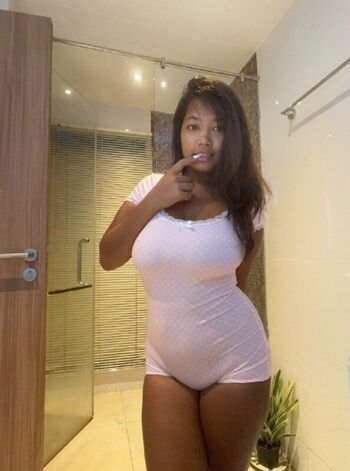 Full leaked Honey kanyarat private onlyfans photo