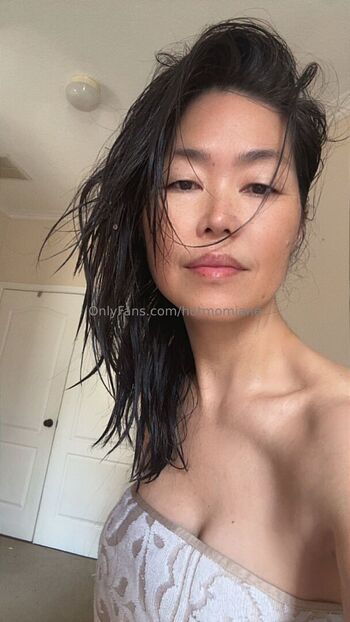 Hotmomjane