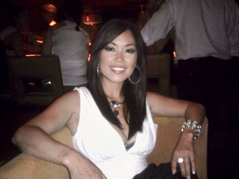 Hotmomjane