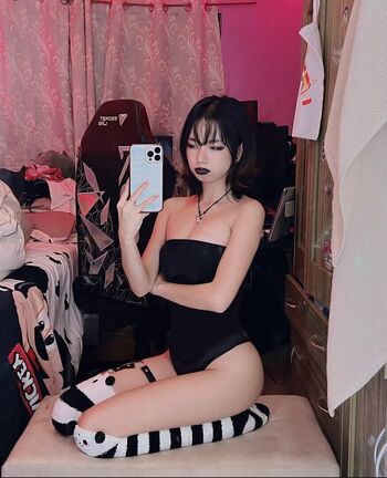 Full leaked Hsimingg page private onlyfans photo