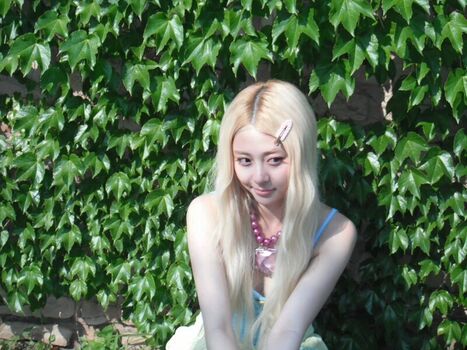 Huh Yunjin 허윤진