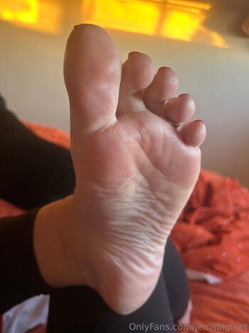 Full leaked Jemsbigfeet private onlyfans photo
