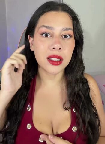 Julia Alvarenga