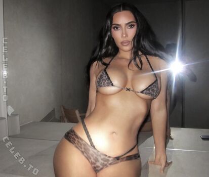 Full leaked Kim kardashian private onlyfans photo