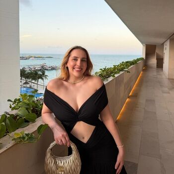 Full leaked Kim migneault private onlyfans photo
