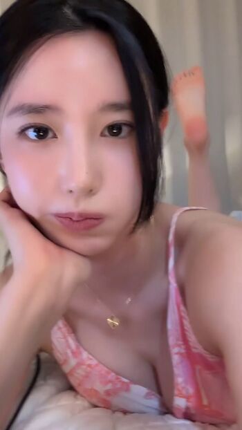 Full leaked Kpop girls private onlyfans photo