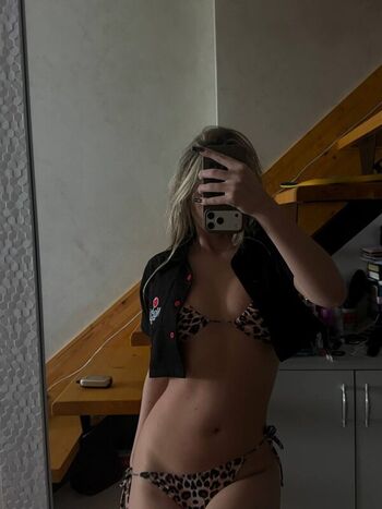 Full leaked Ksxaanx private onlyfans photo