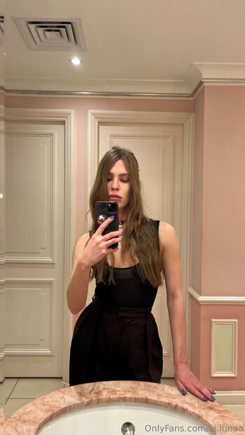 Full leaked La lunaa private onlyfans photo