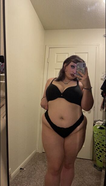 Full leaked Ladyohbitchuary private onlyfans photo