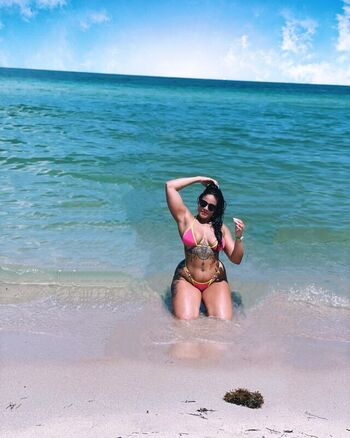 Full leaked Larissalopez private onlyfans photo