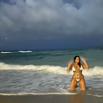 Full leaked Larissalopez private onlyfans photo