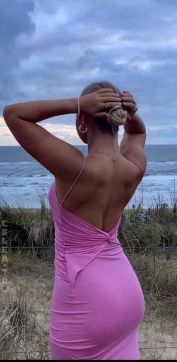 Full leaked Laura hsmr private onlyfans photo