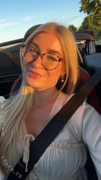 Full leaked Laura ski private onlyfans photo