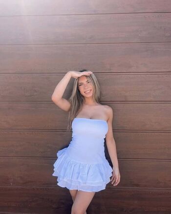 Full leaked Lauraalguacil private onlyfans photo