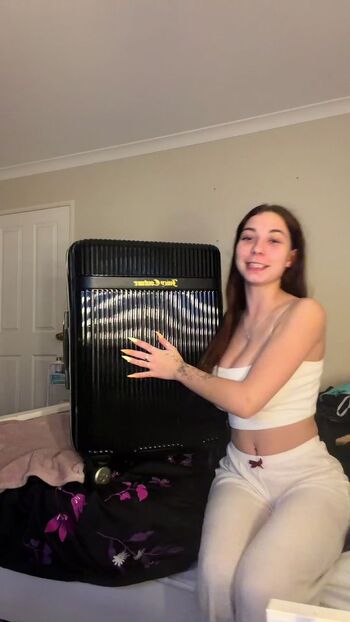 Full leaked Layla pownall private onlyfans photo