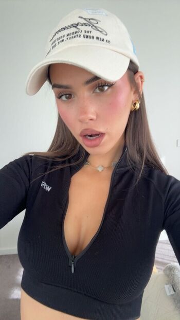 Full leaked Leah halton private onlyfans photo