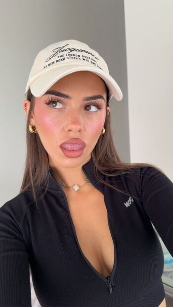 Full leaked Leah halton private onlyfans photo