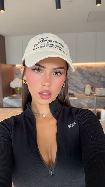 Full leaked Leah halton private onlyfans photo