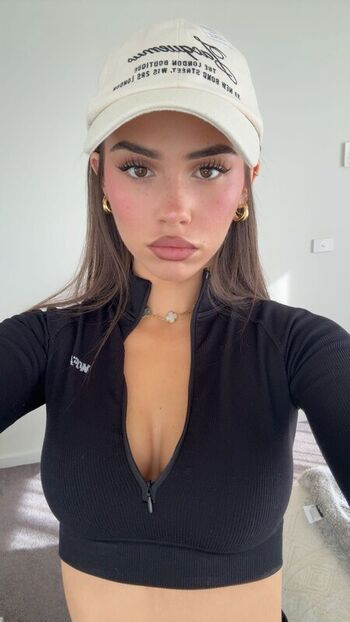 Full leaked Leah halton private onlyfans photo