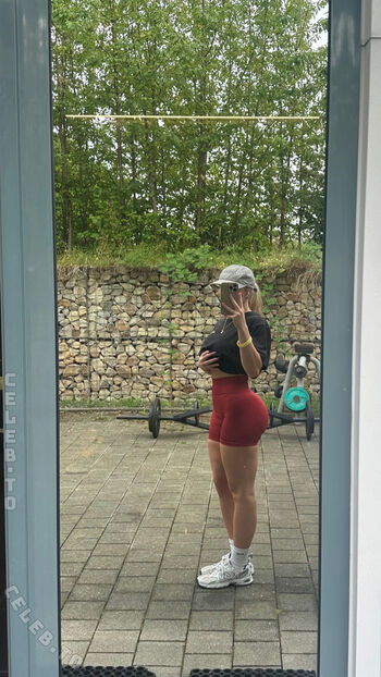 Full leaked Lenamxnk private onlyfans photo
