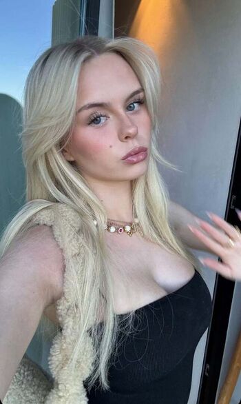 Full leaked Leni marie  page private onlyfans photo