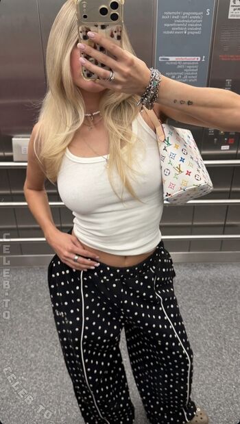 Full leaked Lillimsr page private onlyfans photo