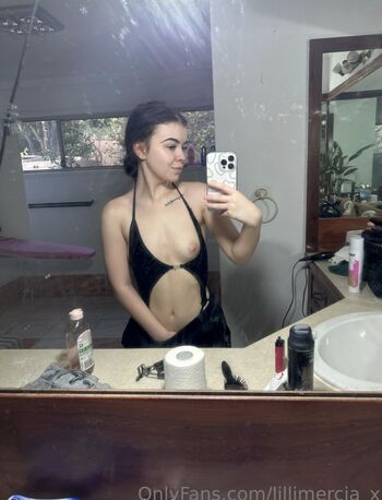 Full leaked Lilymercia private onlyfans photo
