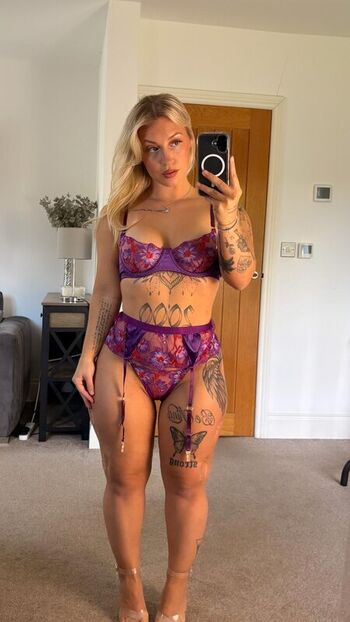 Full leaked Littlemissbunda  page private onlyfans photo