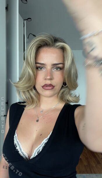 Full leaked Livia josephine private onlyfans photo